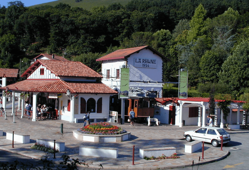 gare de départ train la rhune